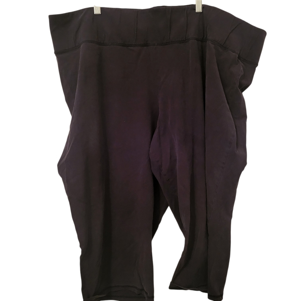 Livi Plus Capri Leggings Black sz 34/36